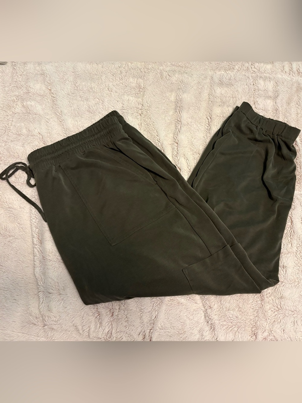 Lou & Grey Olive Green Comfy Cargo Joggers